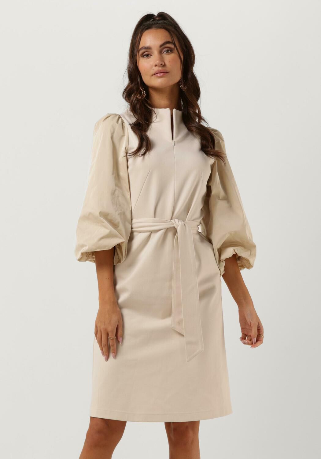 Zandkleurige jurk clearance