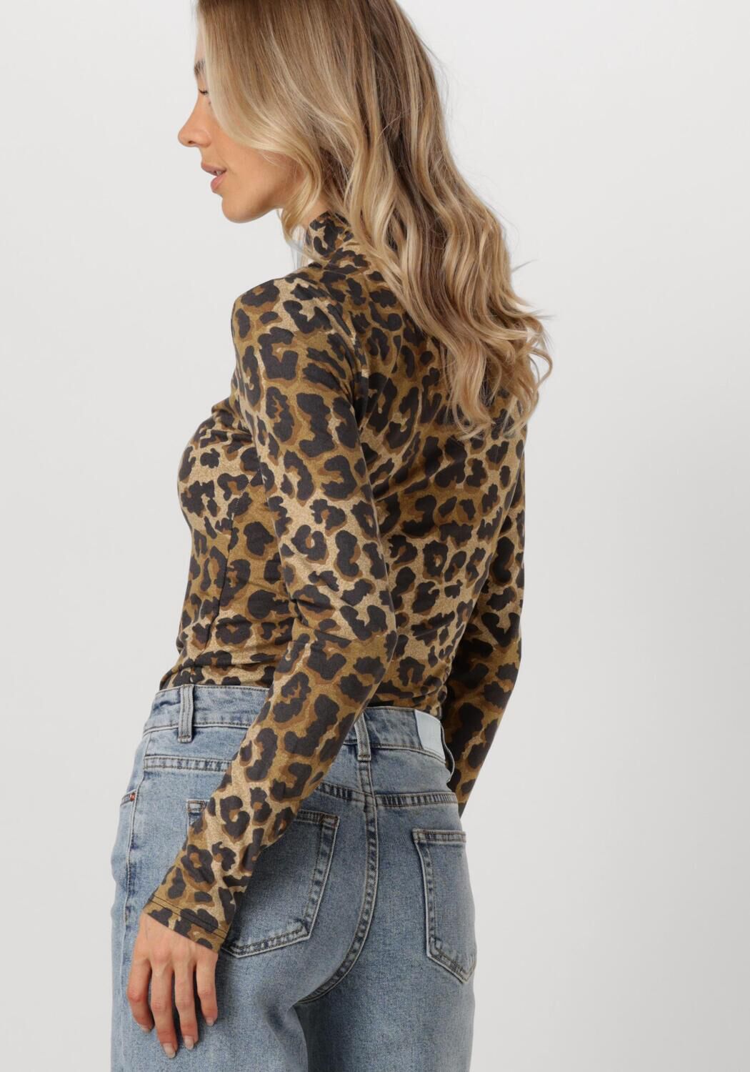 COLOURFUL REBEL Dames Tops & T-shirts Neyo Leopard Peached Turtleneck Top Bruin