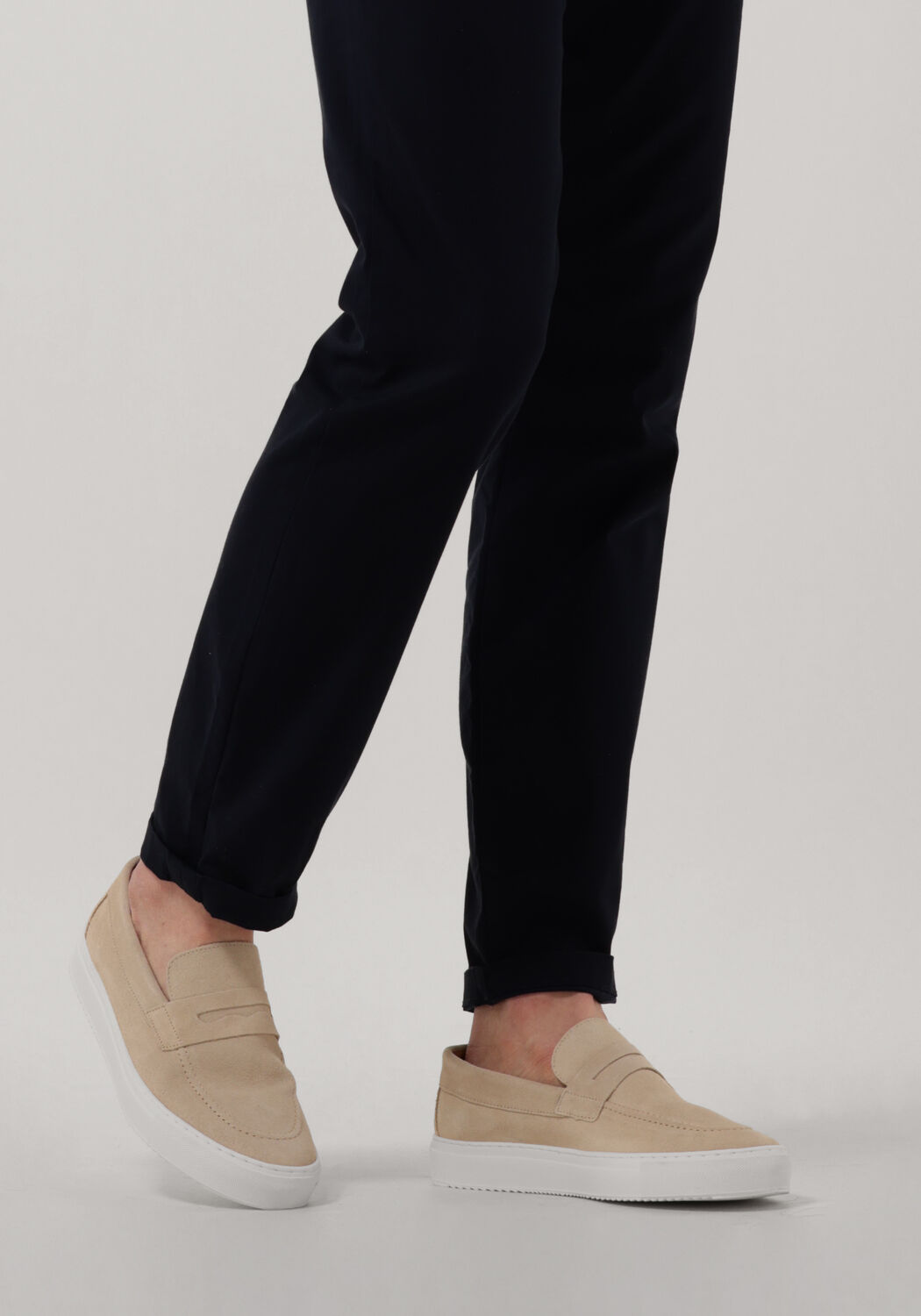 Beige instappers shop