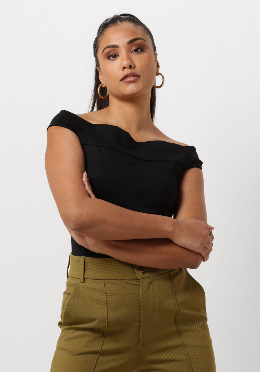 Cold shoulder shop top zwart