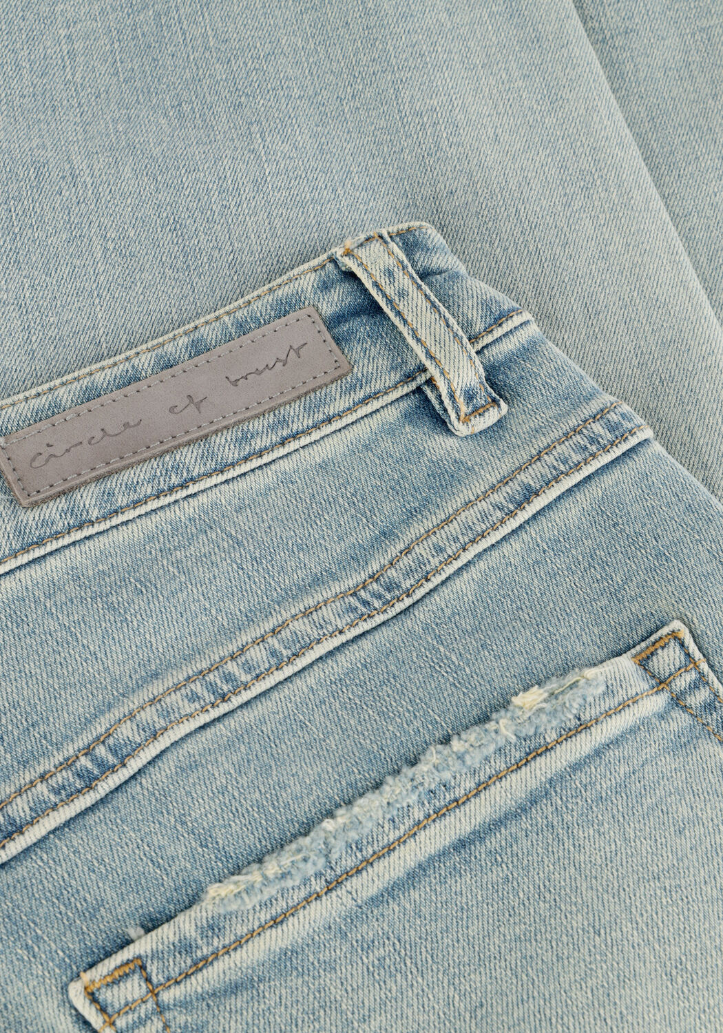 Lichtblauwe CIRCLE OF TRUST Mom jeans CHLOE DNM - large