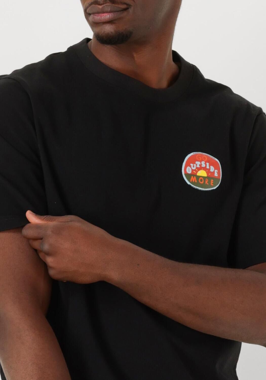 ANERKJENDT Heren Polo's & T-shirts Akkikki Go Outside More Ss Tee Zwart