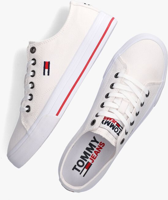 Witte TOMMY HILFIGER Lage sneakers TOMMY JEANS LOW CUT VULC - large