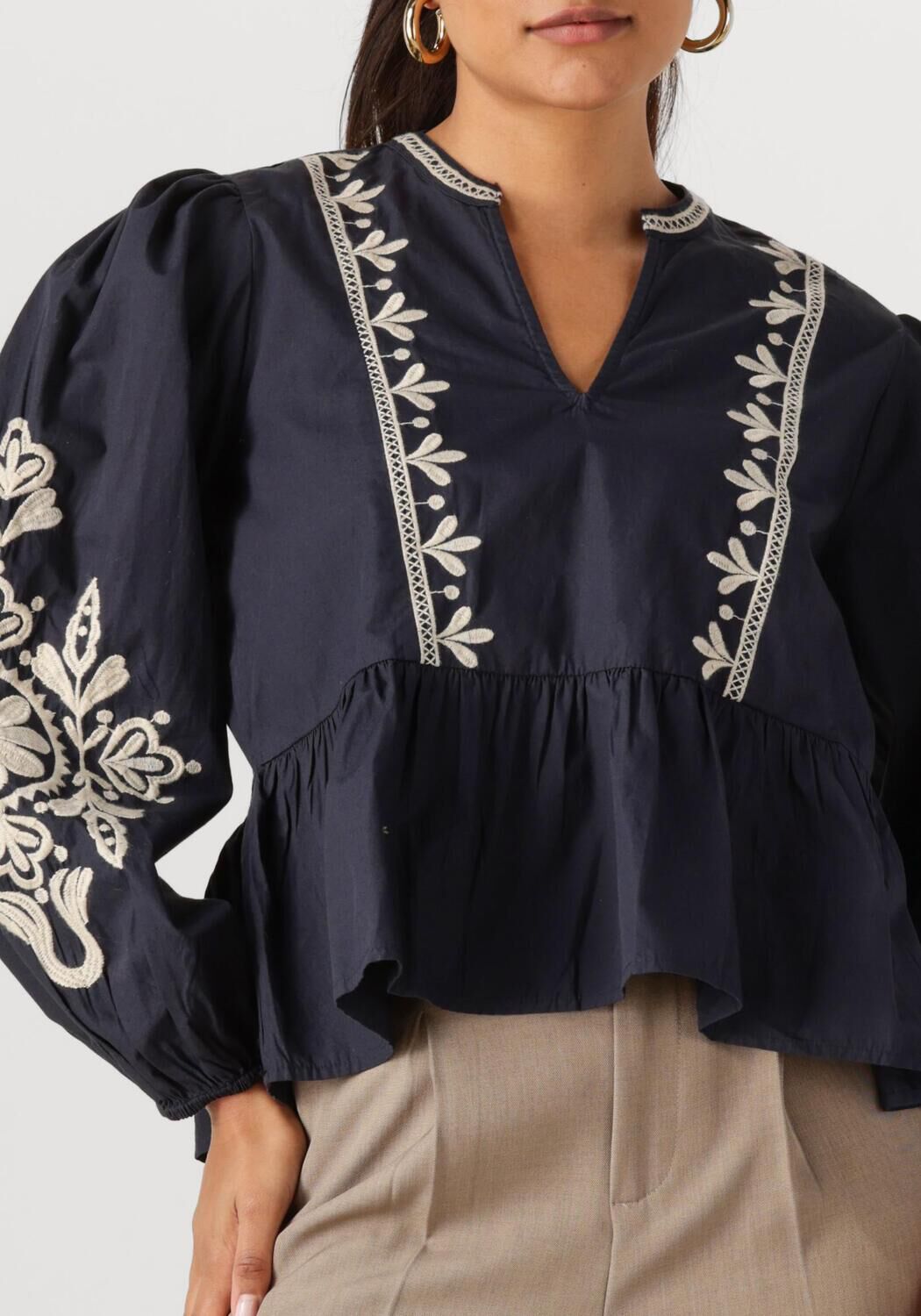 NEO NOIR Dames Blouses Ginia Emb Blouse Donkerblauw
