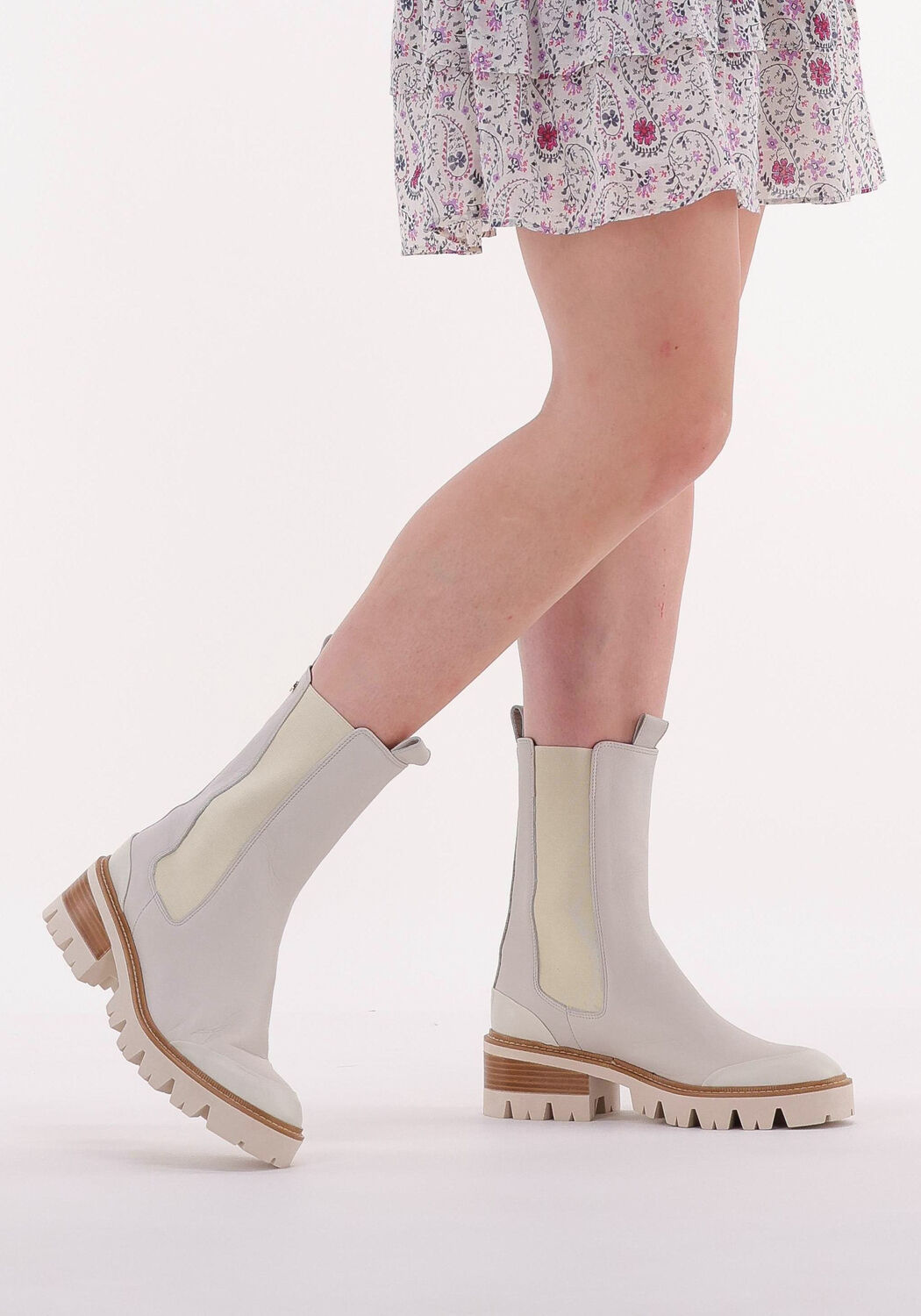 Beige NOTRE-V Chelsea boots AP14 | Omoda