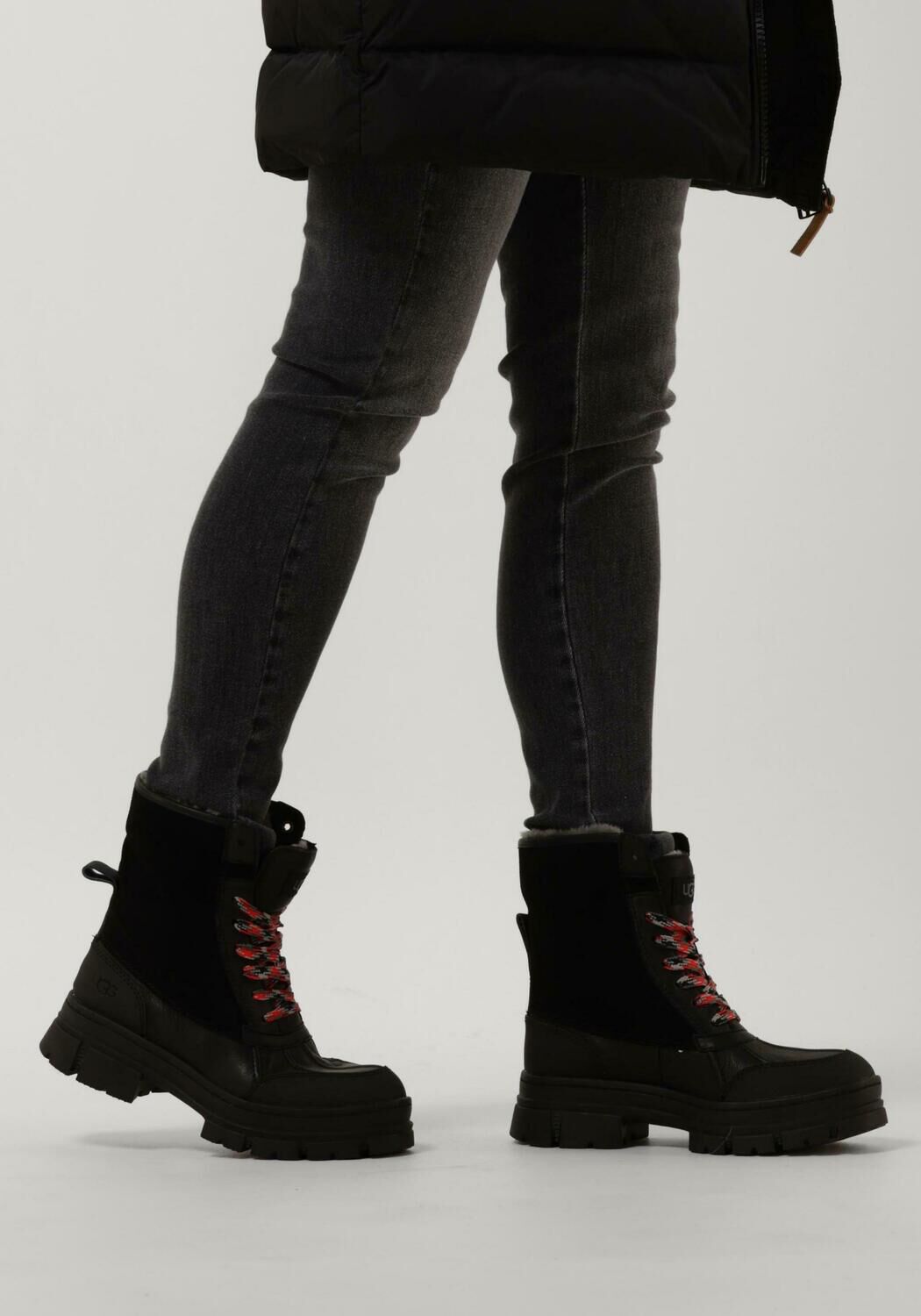 Zwarte UGG Vachtlaarzen W ASHTON ADDIE - large