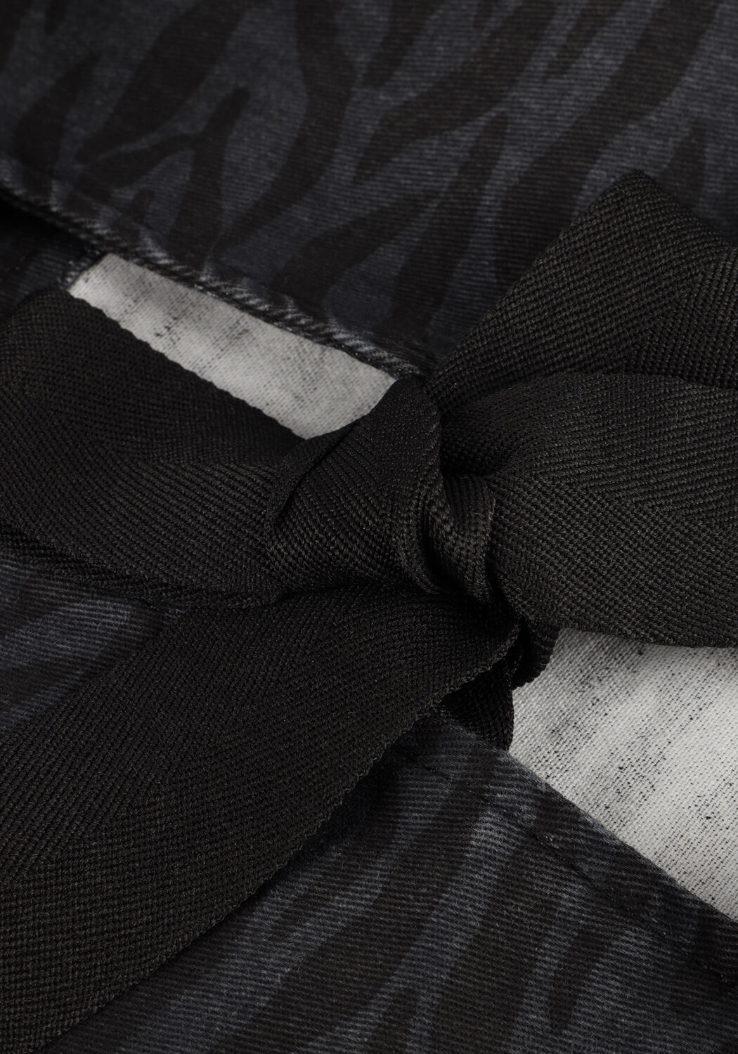 Grijze CO'COUTURE Blouses ZEBRA BOW BLOUSE - large