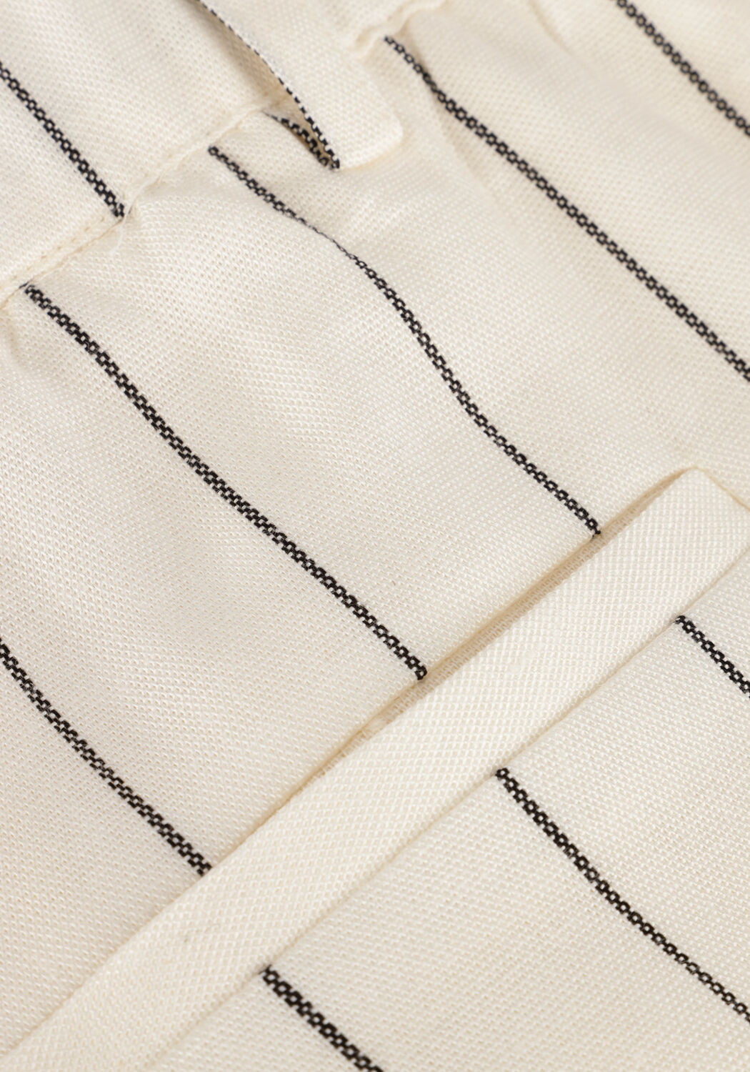 Gebroken wit Y.A.S. Broeken YASALIVA HW SHORTS - large