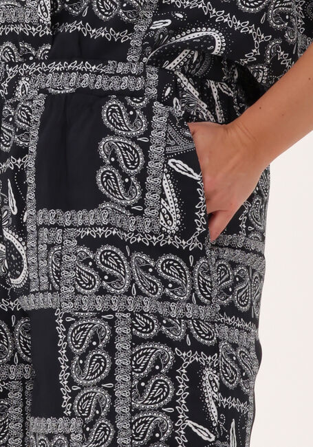 Zwarte JUST FEMALE Korte broek MAID SHORTS - large