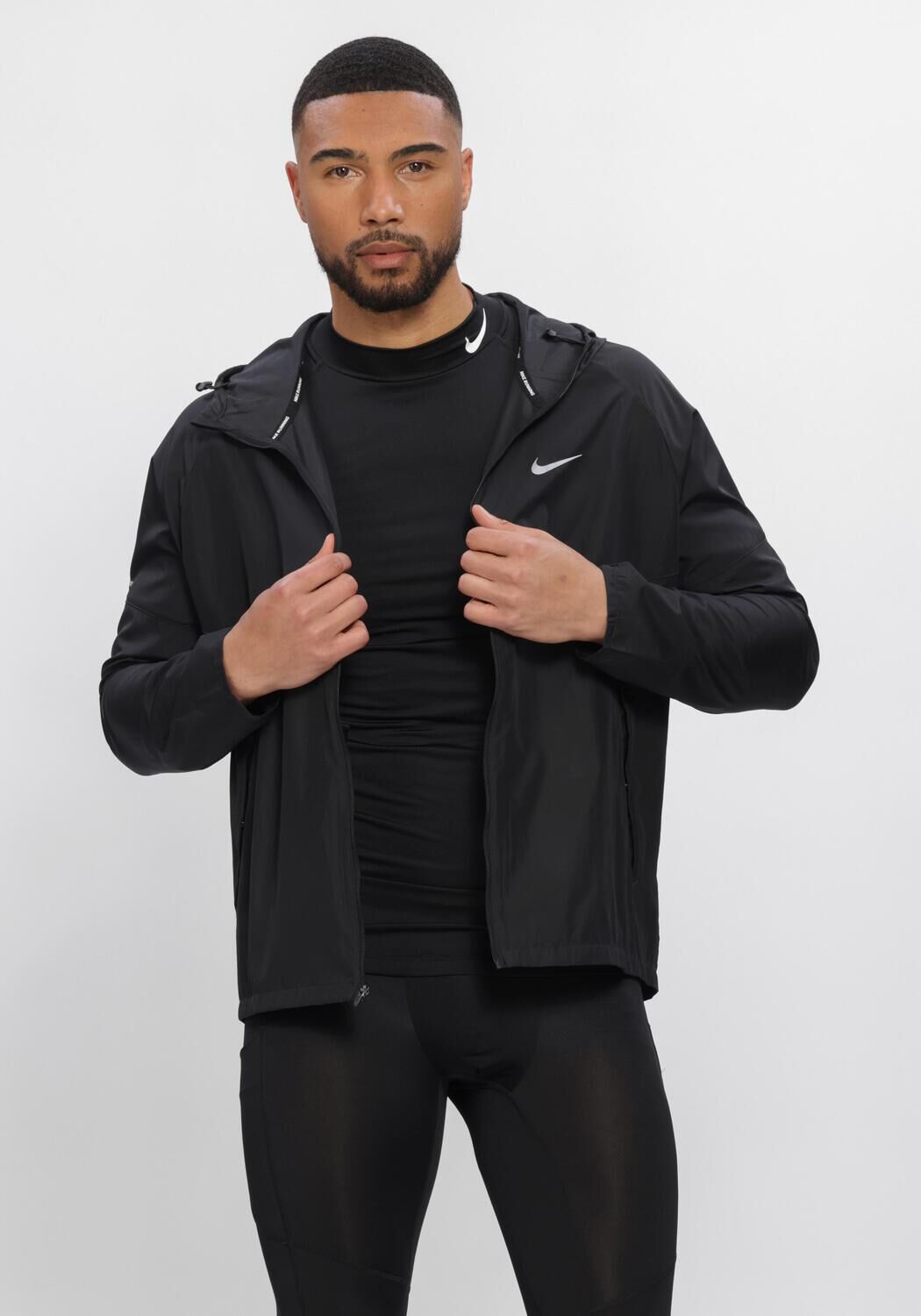 Zwarte NIKE T-shirt NIKE MILLER - large