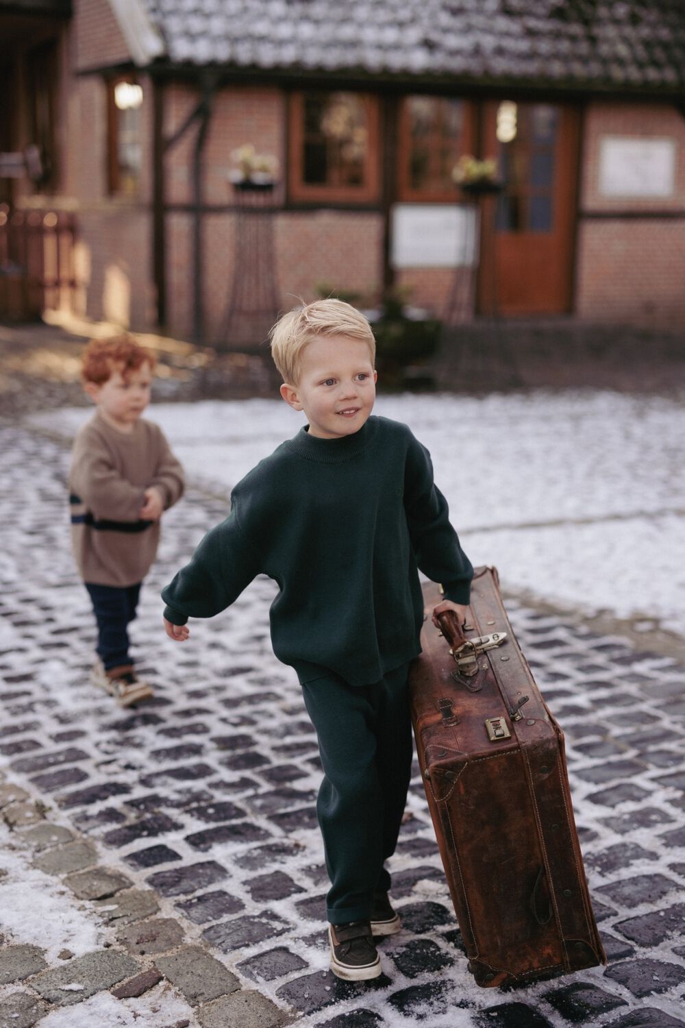 Donkergroene MR.LOUTRE Trui OSKAR - large