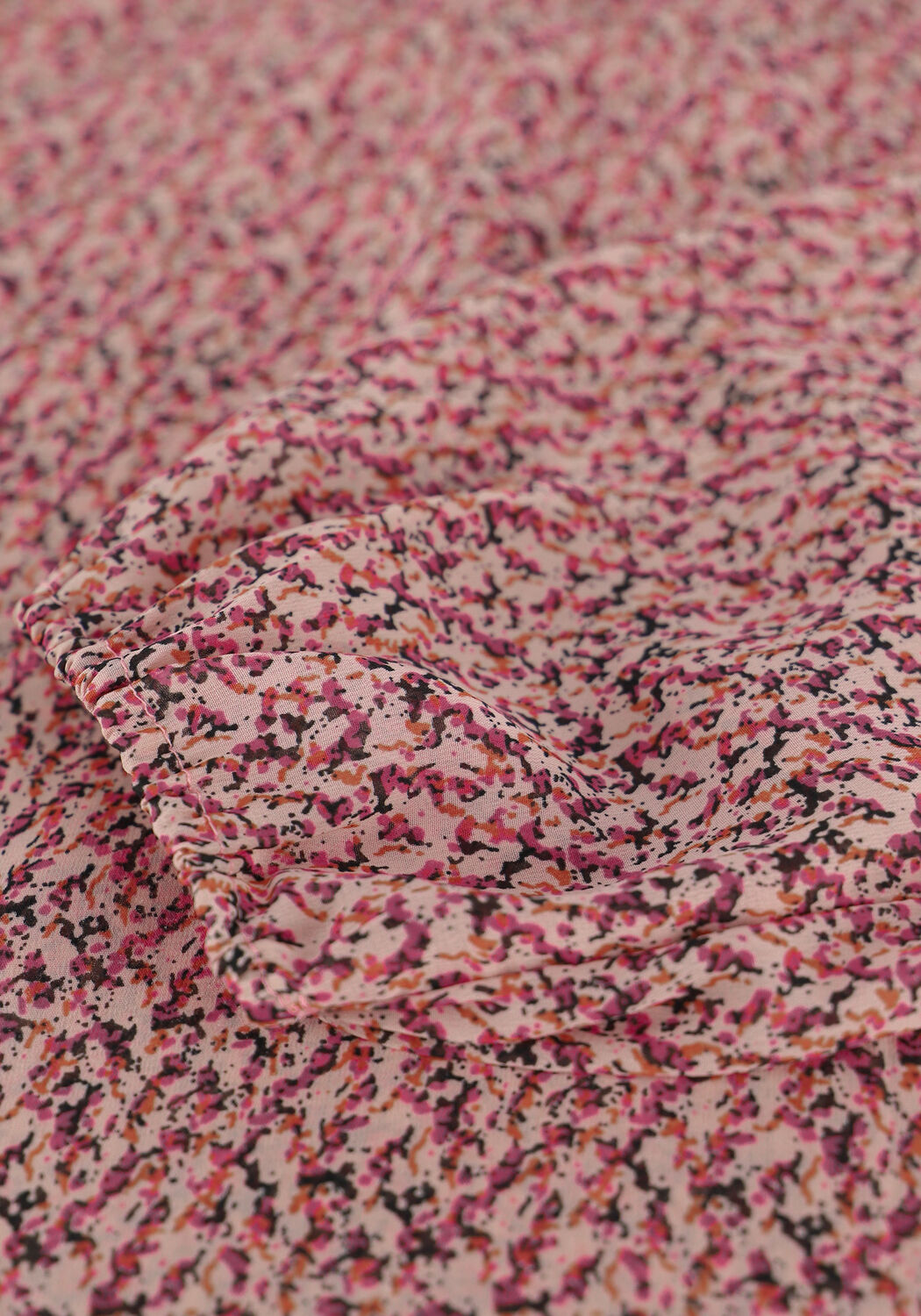 Roze NEO NOIR Blouses BISA SOFT GRAPHIC BLOUSE - large