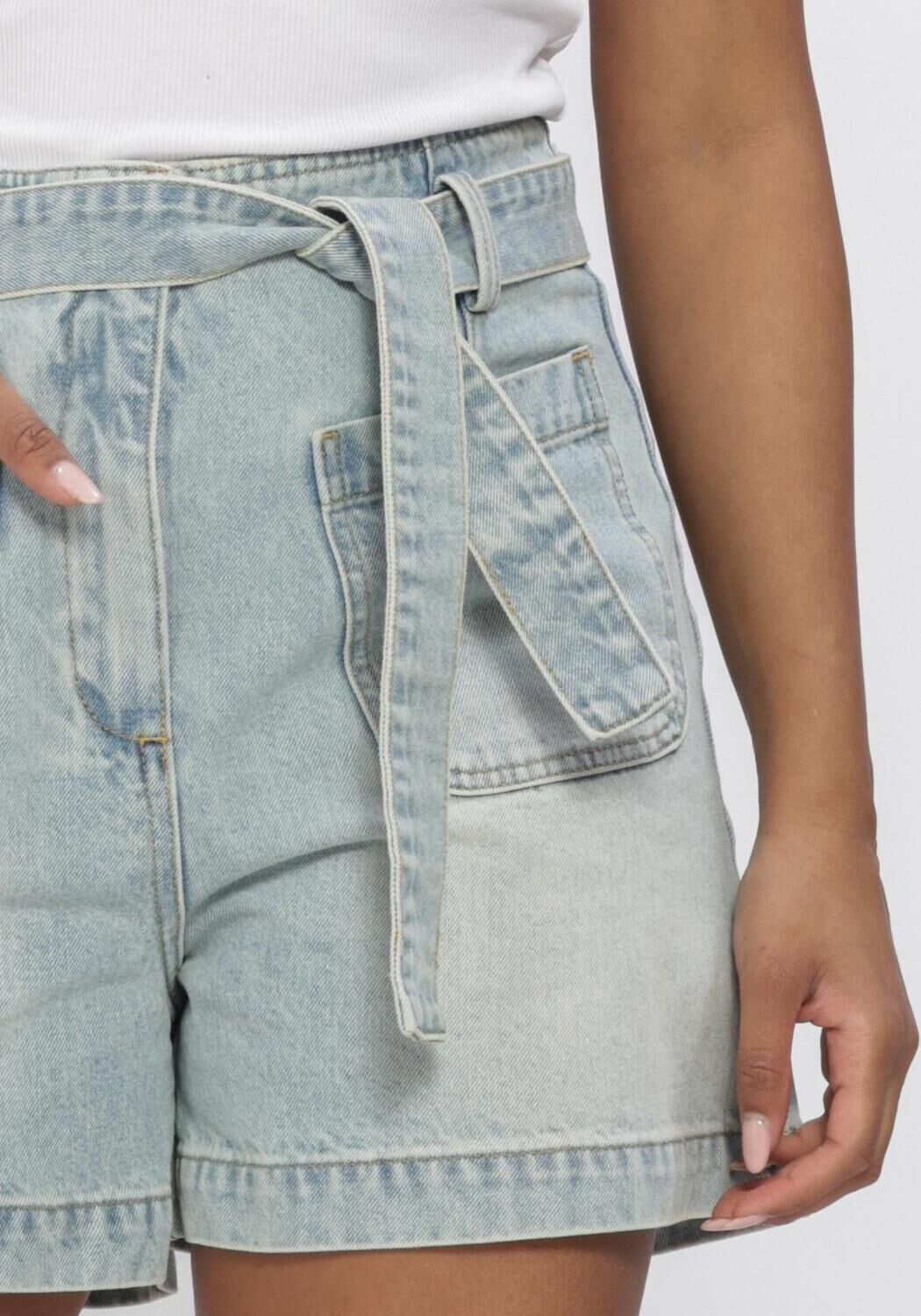 Blauwe CIRCLE OF TRUST Shorts LOWEY SHORT - large