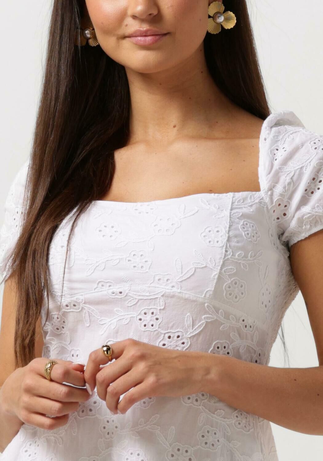 Witte GUESS Mini jurk SS CLIO FLARE MIDI DRESS Omoda