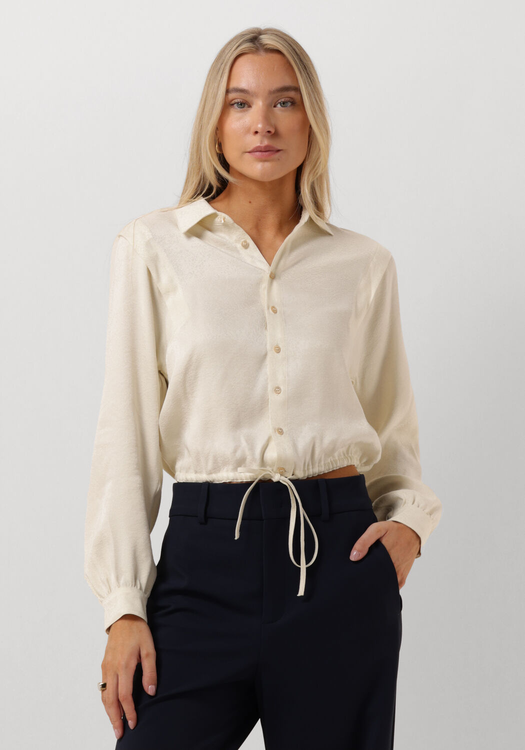 VANILIA Dames Blouses Romantic Structure Shirt Ecru