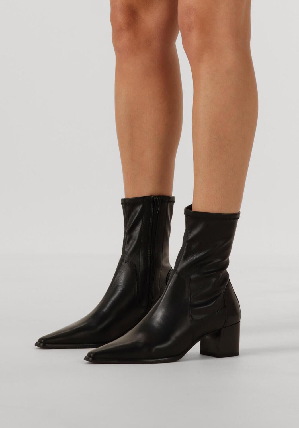 Zwarte VAGABOND SHOEMAKERS Enkellaarsjes GISELLE 5654 - large