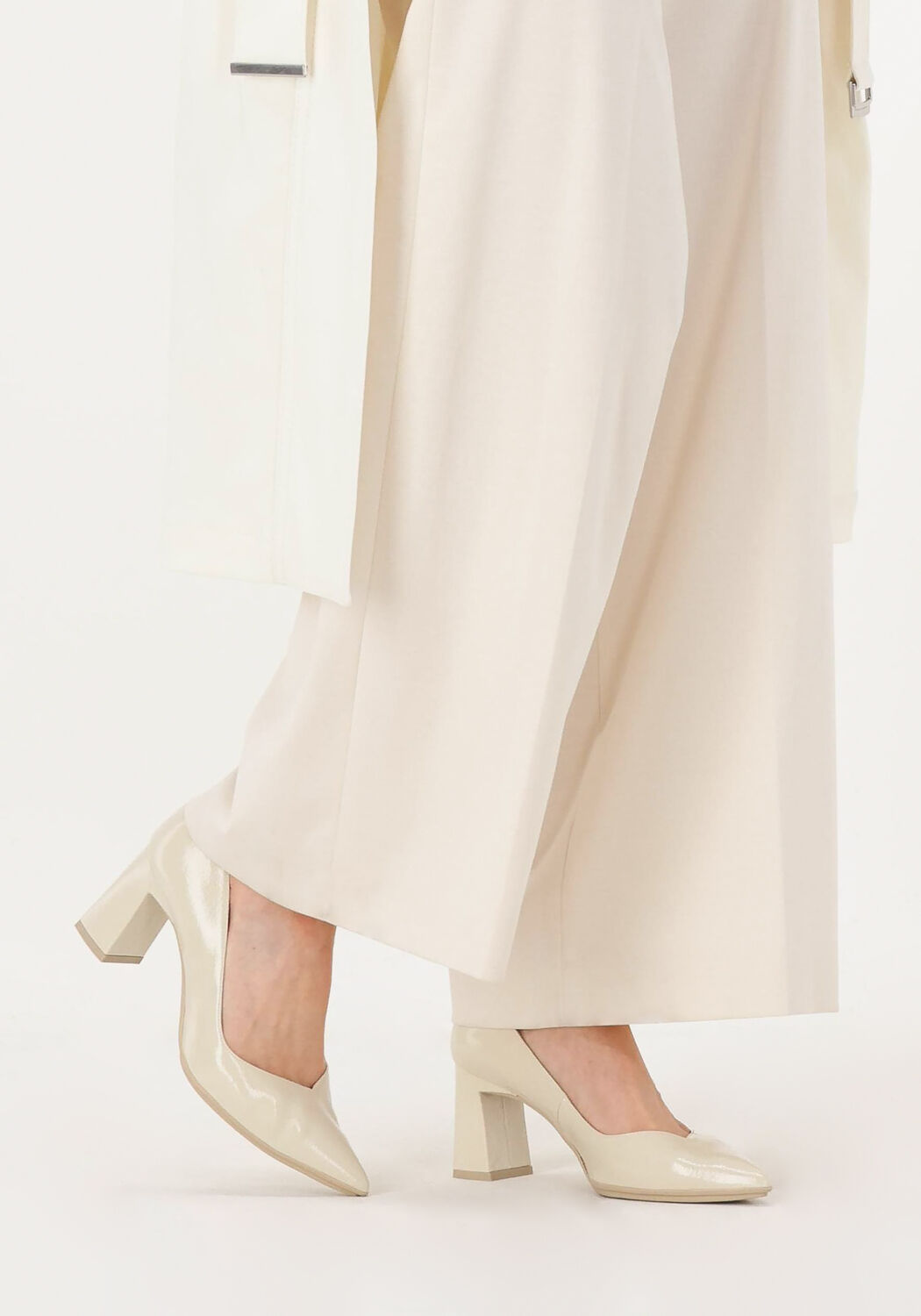 Beige LODI Pumps MILI - large