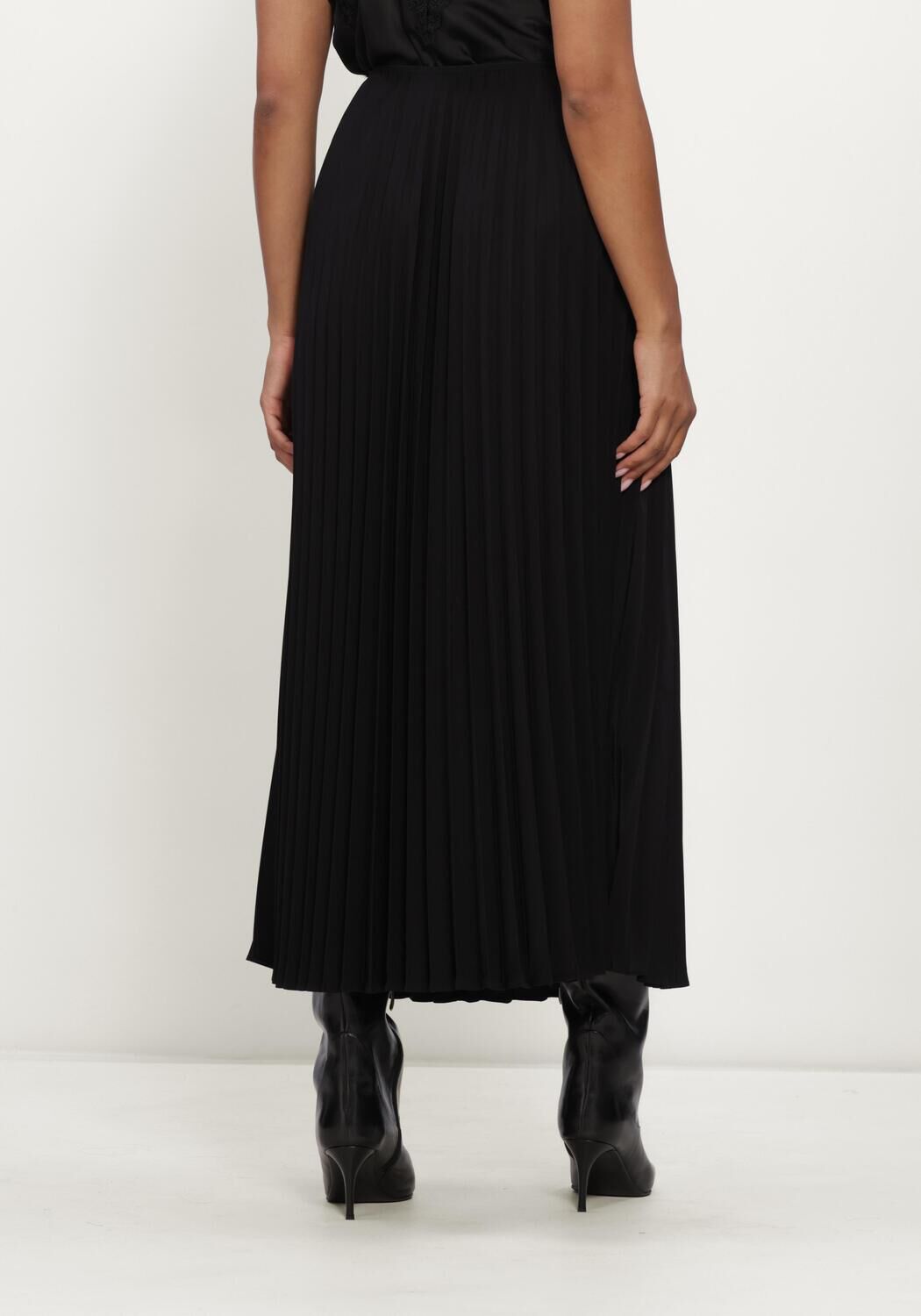 Zwarte OMODA ATELIER Maxirok OM-REGINA X QUINTY - large