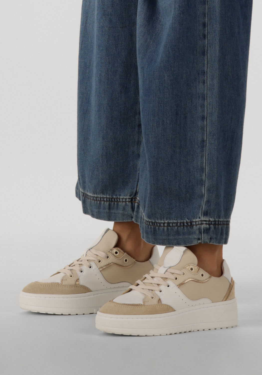 Beige NOTRE-V Lage sneakers ANEMONE-57 - large