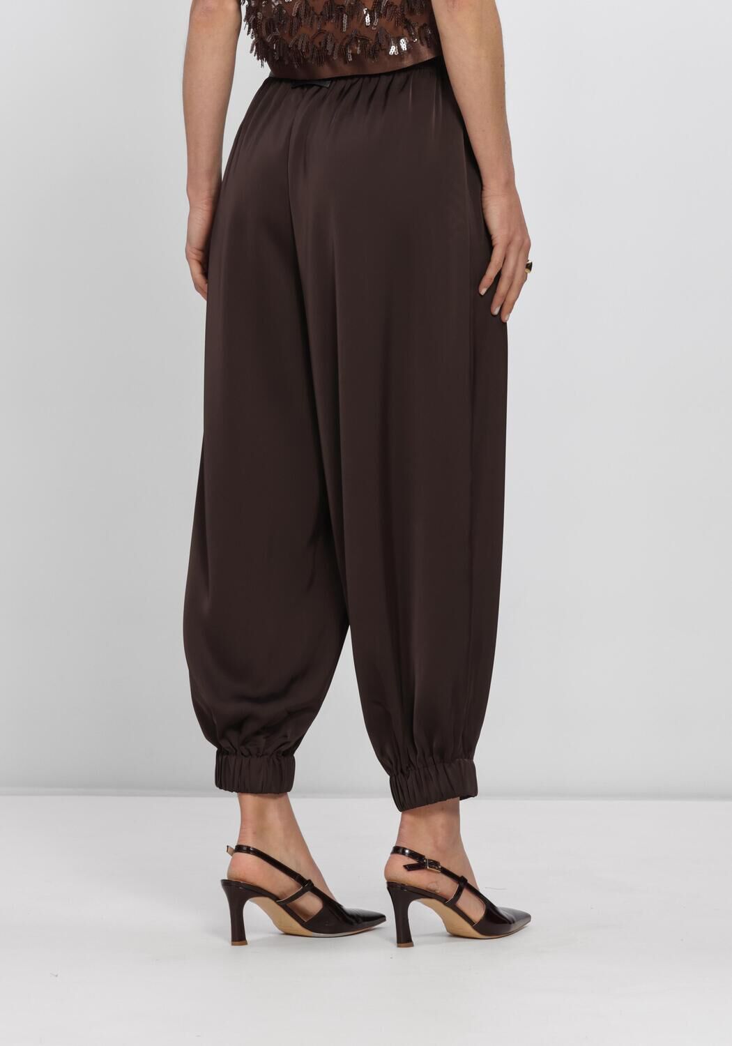 Bruine HAUTE L'AMITI&Eacute; Broeken EVITA CROP HAREM PANT - large