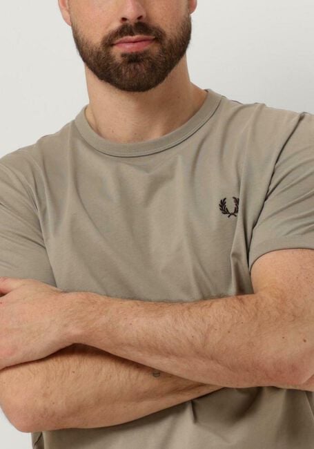 Olijf FRED PERRY T-shirt RINGER T-SHIRT - large