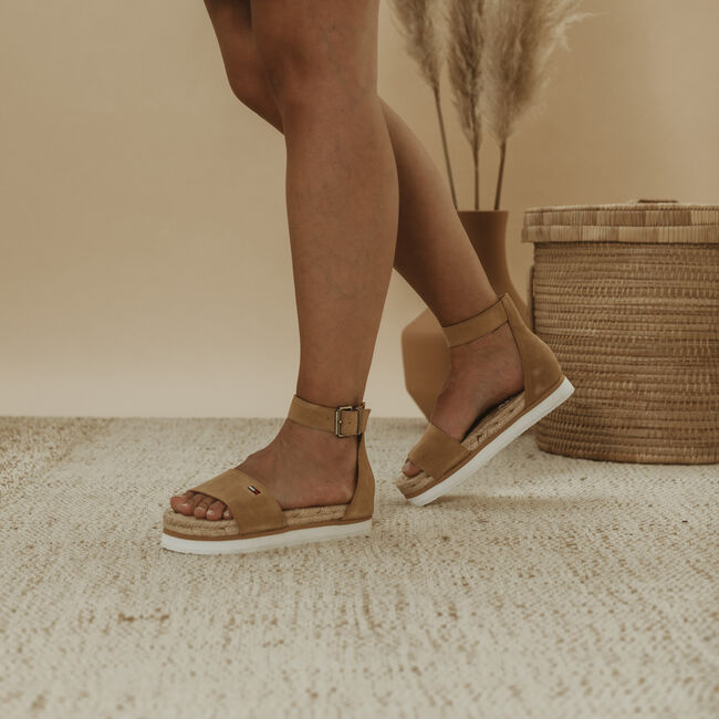 Camel TOMMY HILFIGER Platte sandalen NATURAL ROPE Camel TOMMY HILFIGER Platte sandalen NATURAL ROPE - large