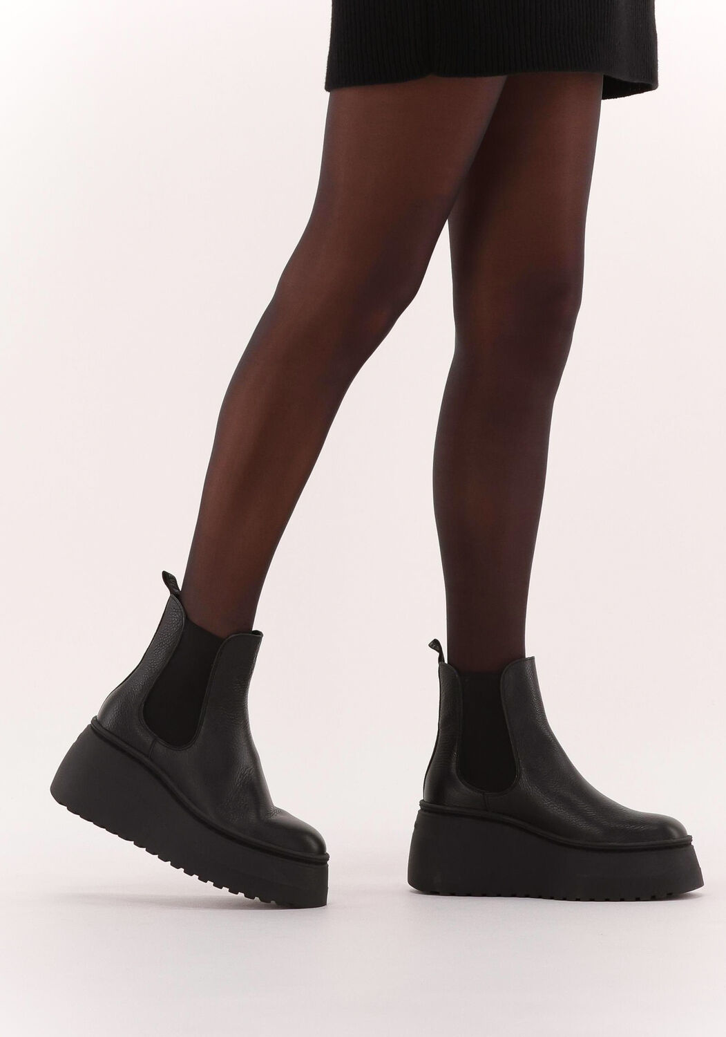 Steve madden impass chelsea mid boot deals