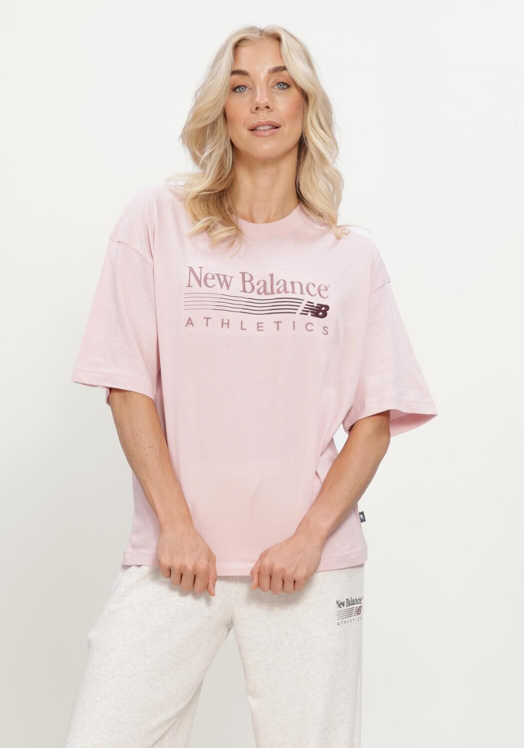 Lichtroze NEW BALANCE T-shirt TRACKSIDE OVERSIZED T-SHIRT - large