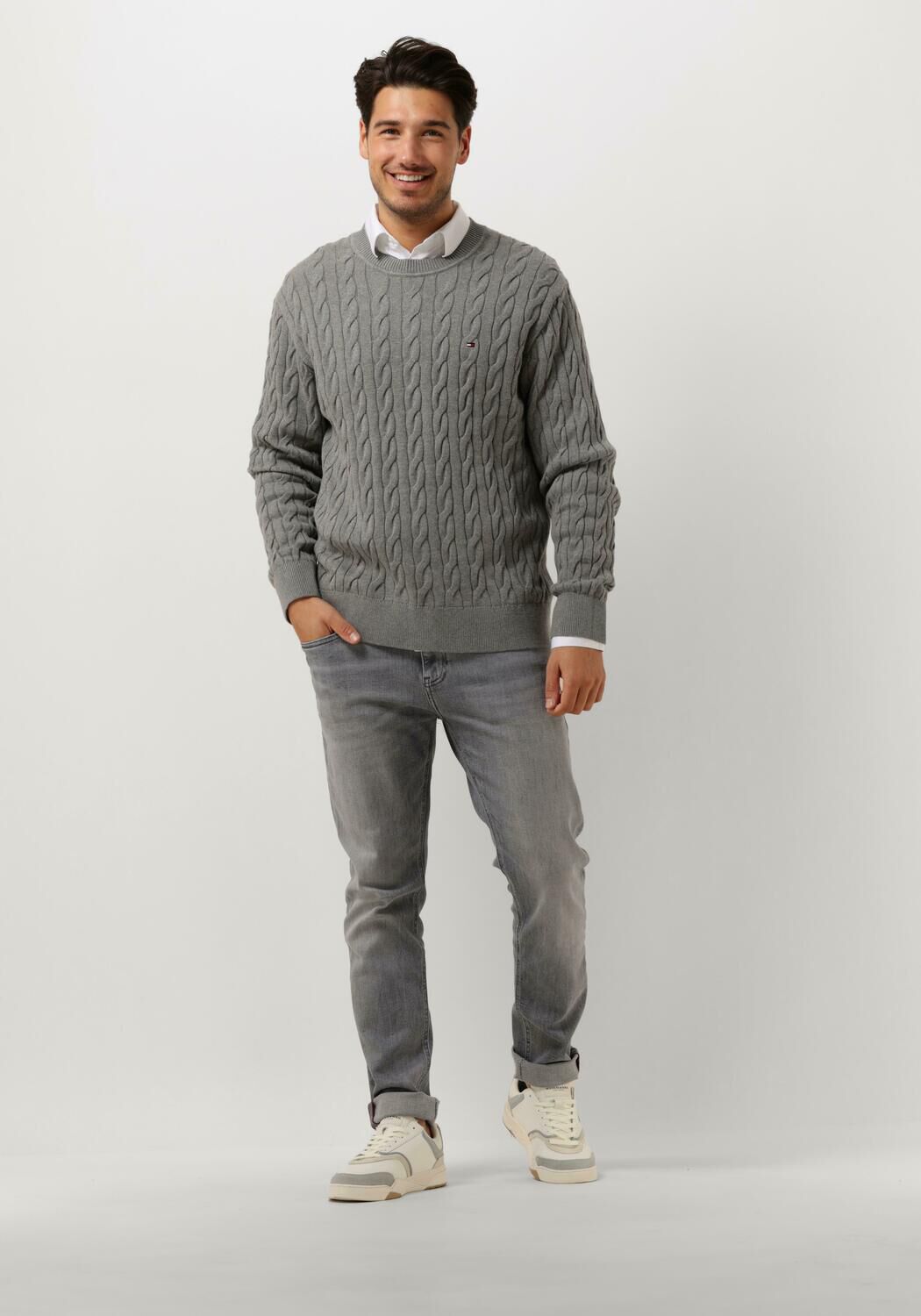 Omoda mannen sales
