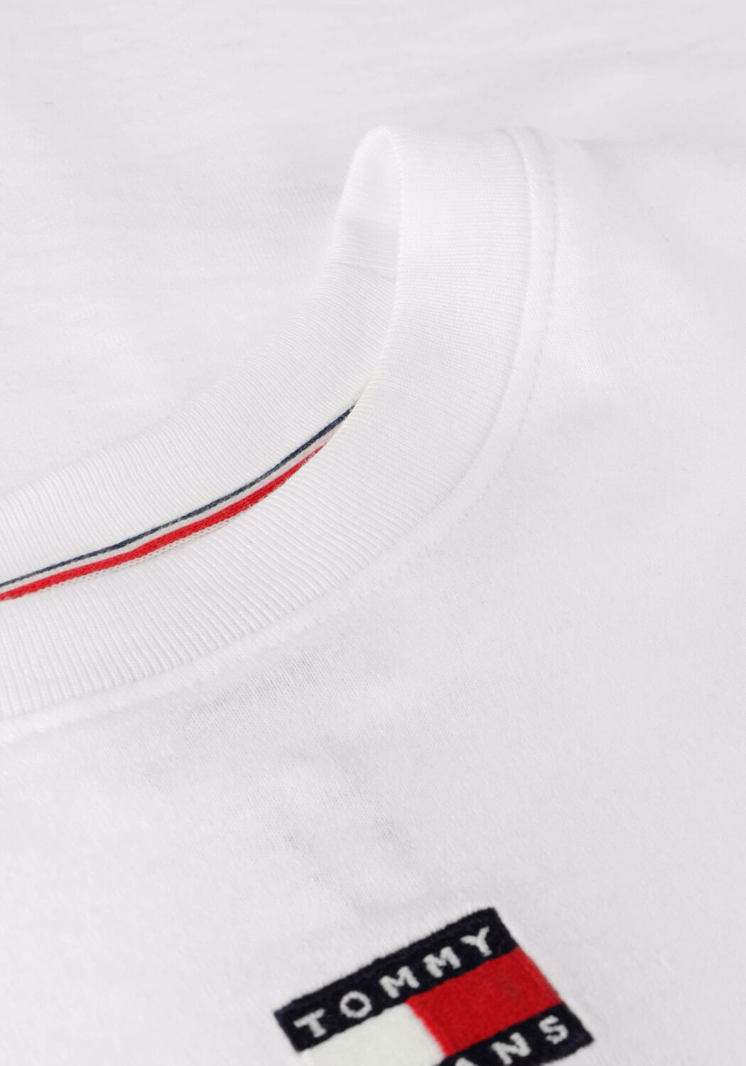 Witte TOMMY JEANS T-shirt TJW BXY BADGE TEE - large
