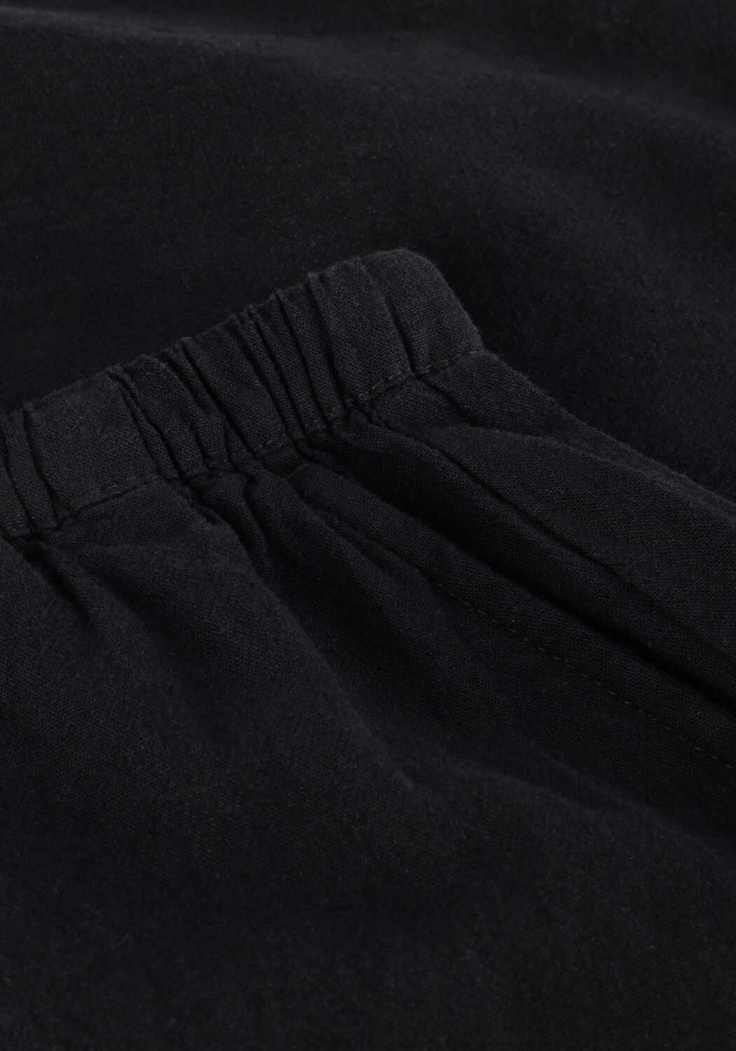 Zwarte SELECTED WOMEN Korte broek SLFLUISA MW STRING SHORTS B - large