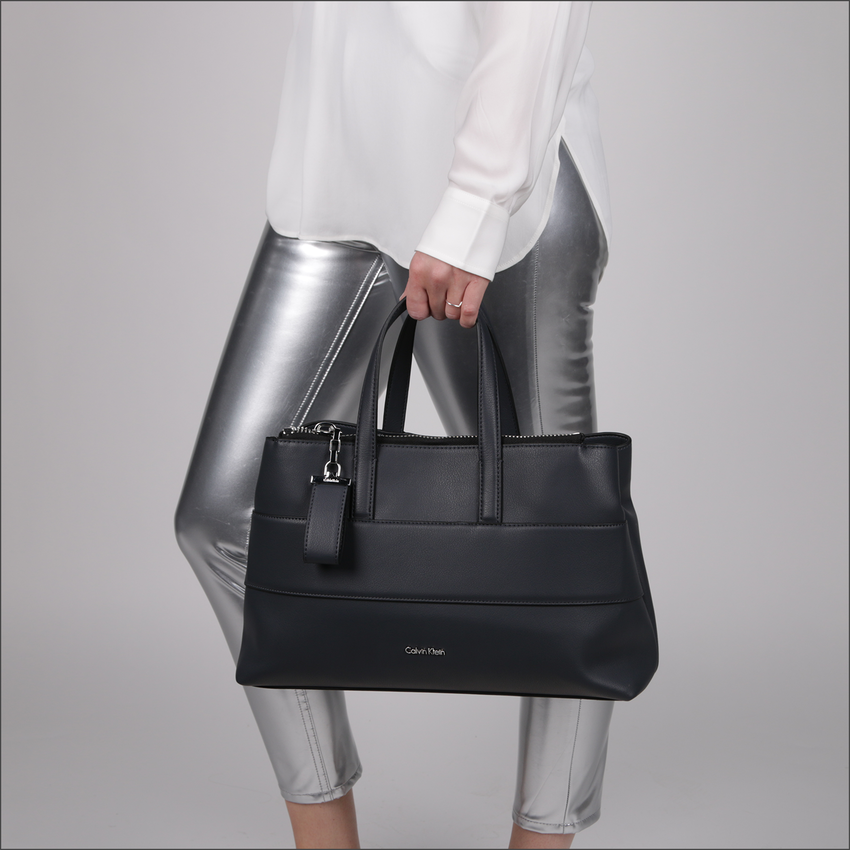 Omoda calvin klein on sale