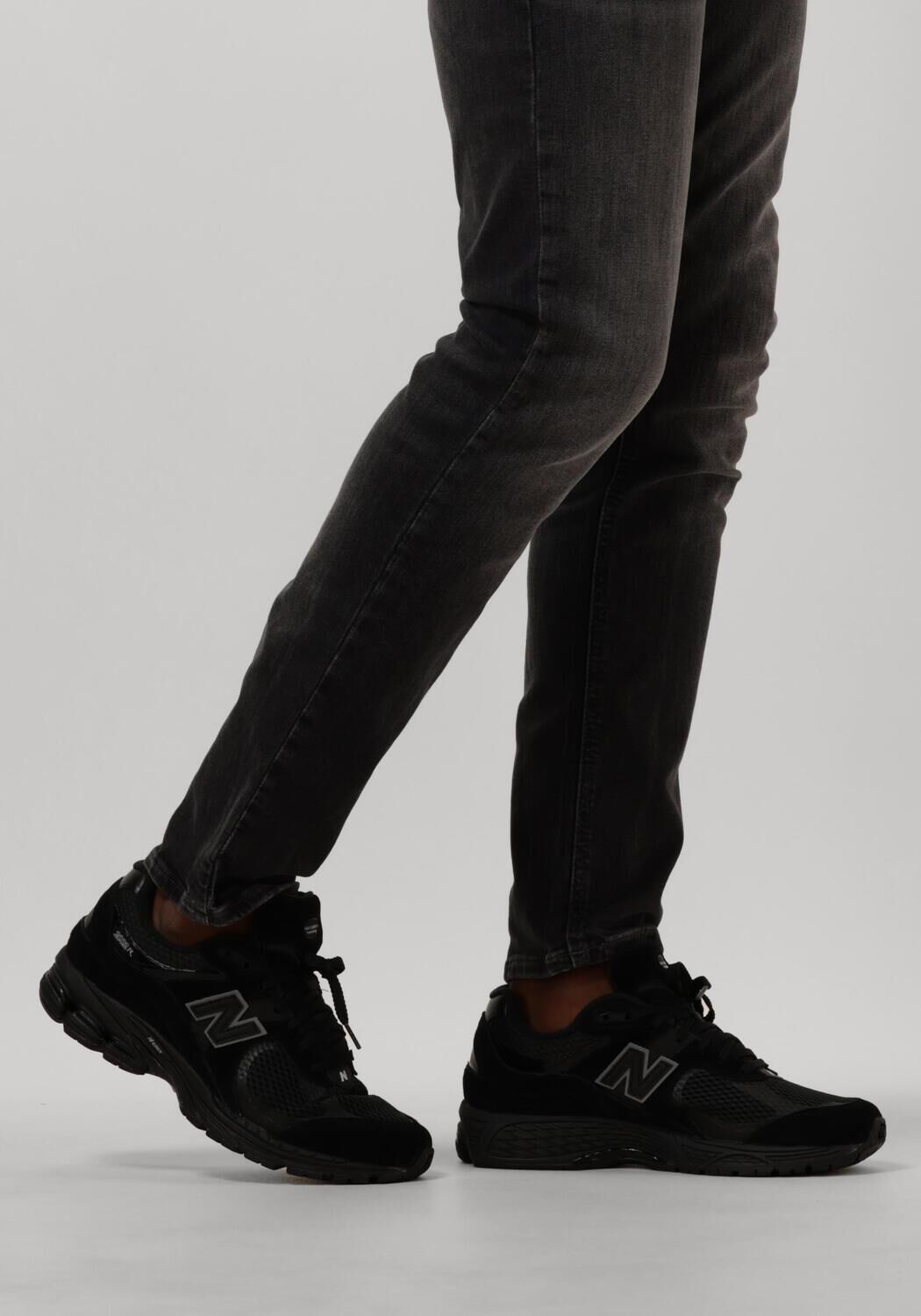 Zwarte NEW BALANCE Lage sneakers M2002 M - large