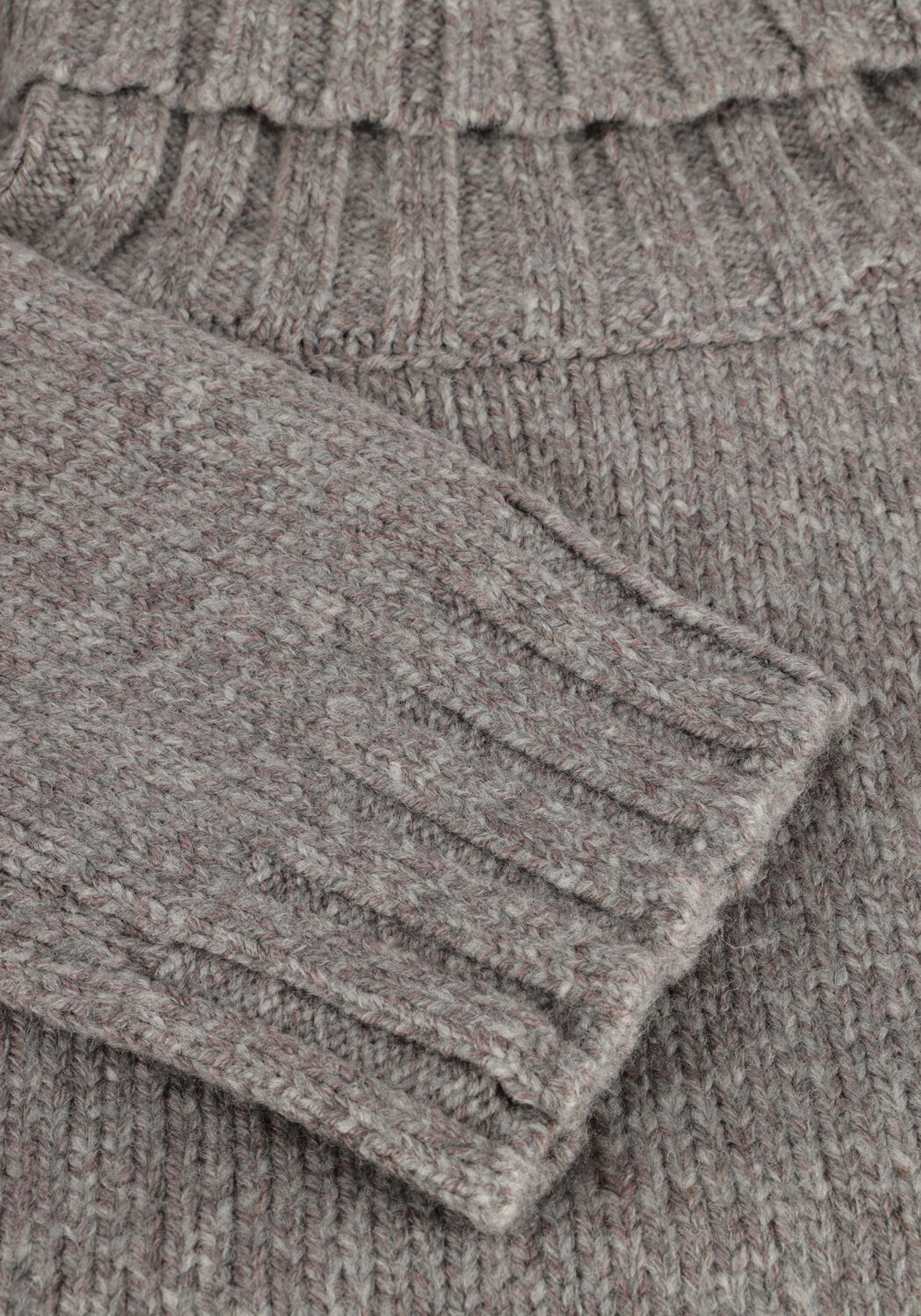 Bruine DSTREZZED Coltrui OVE TURTLENECK - large