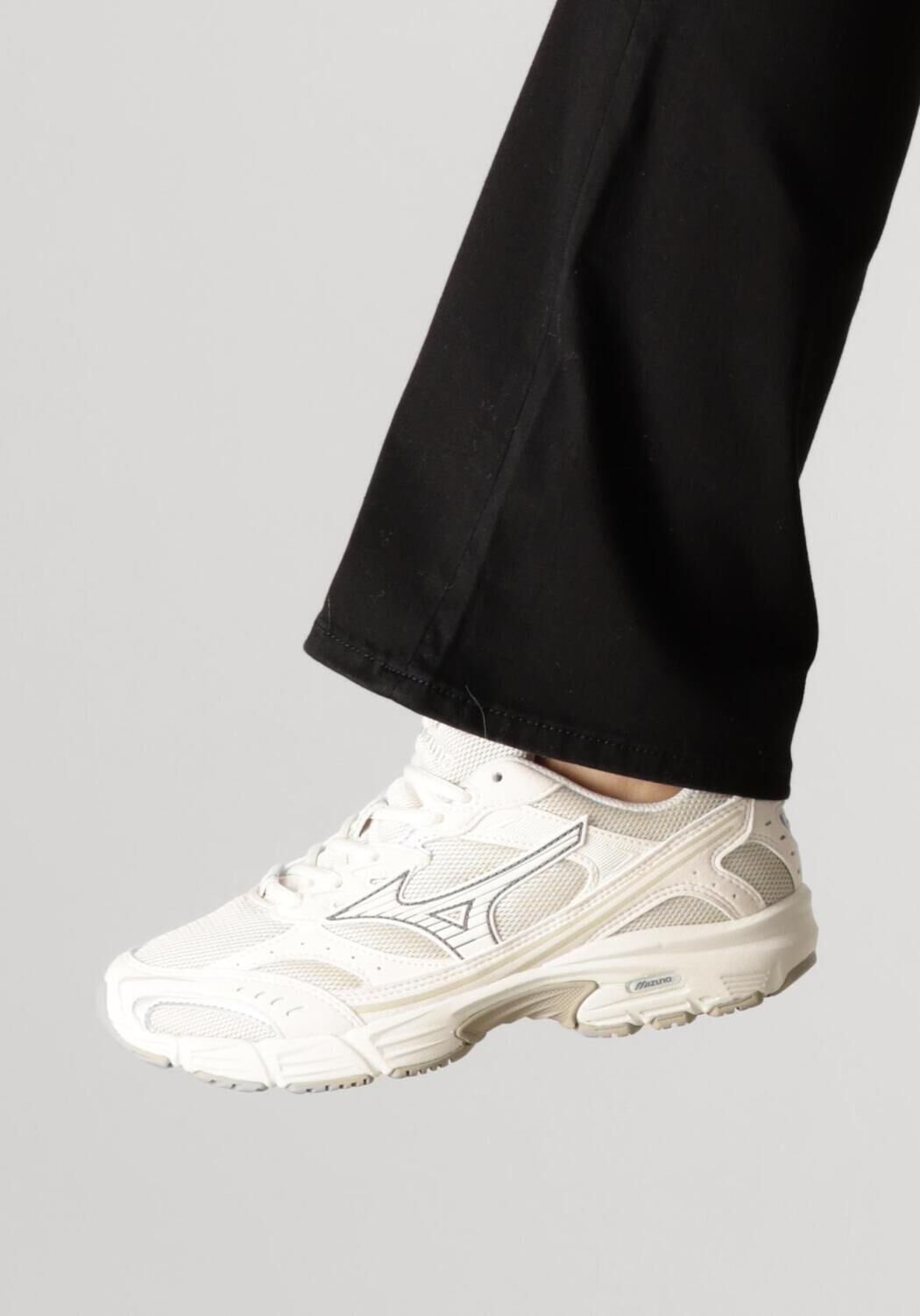 Beige MIZUNO Lage sneakers MXR DAMES - large