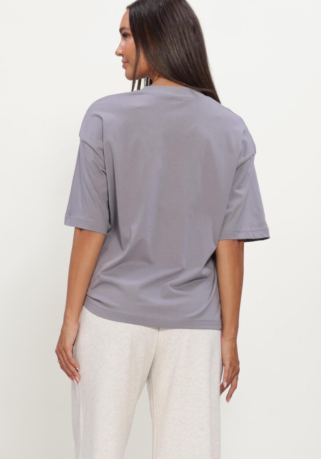Grijze NEW BALANCE T-shirt TRACKSIDE OVERSIZED T-SHIRT - large