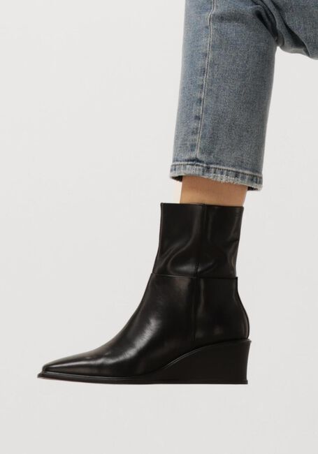 Zwarte VAGABOND SHOEMAKERS Enkellaarsjes AINO 001 - large