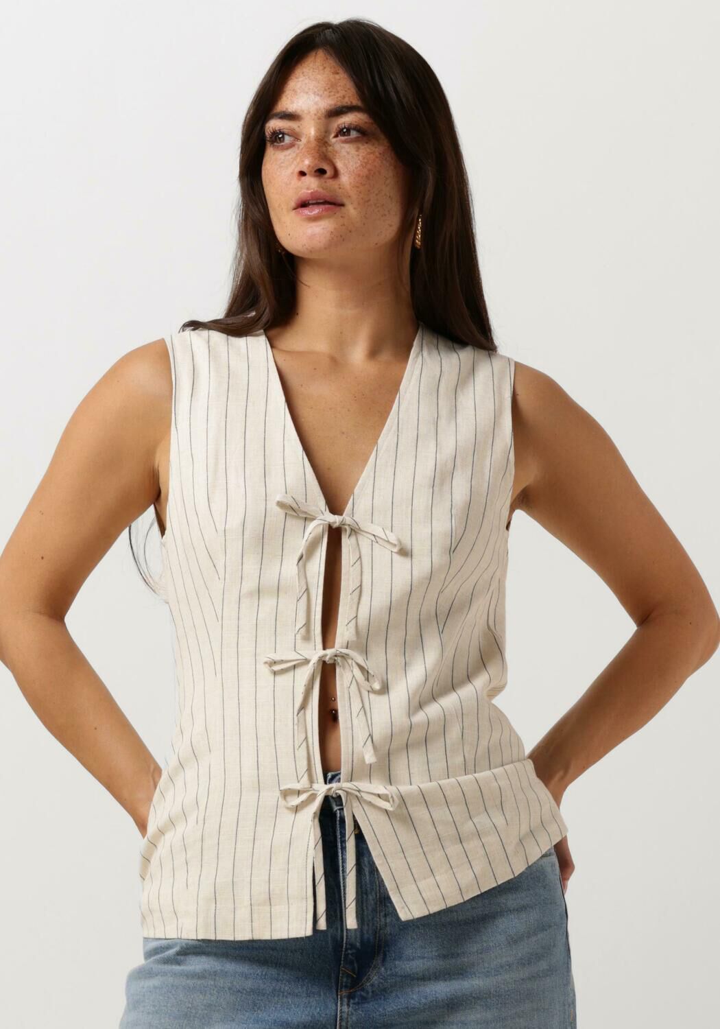 Envii Chic White Viscose Gilet Beige Dames