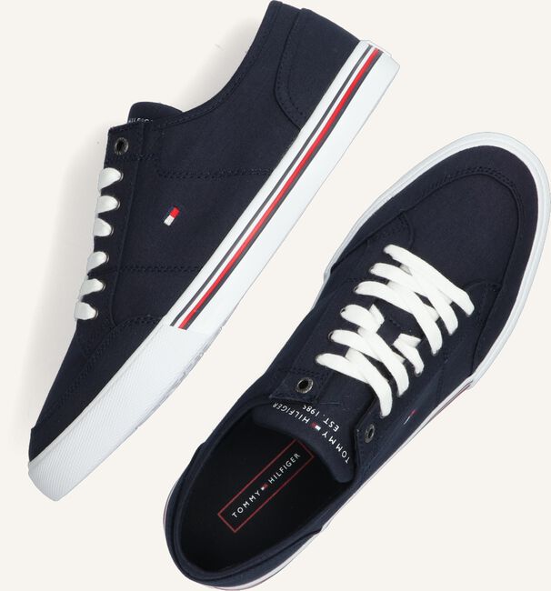 Blauwe TOMMY HILFIGER Lage sneakers CORE CORPORATE Blauwe TOMMY HILFIGER Lage sneakers CORE CORPORATE - large