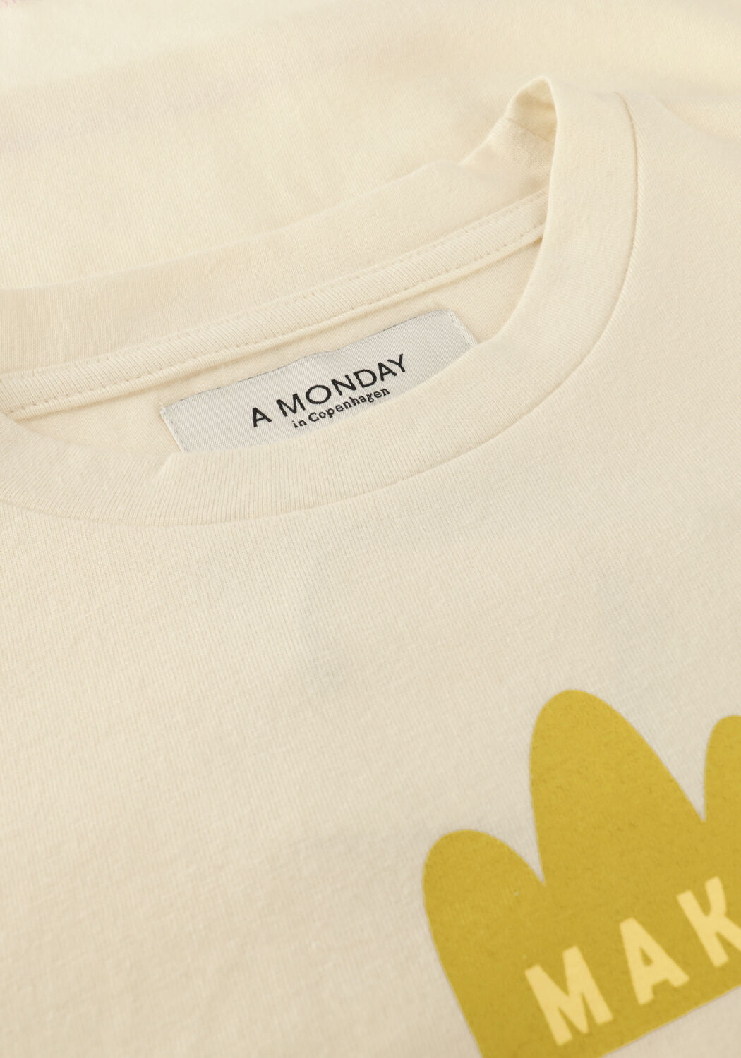 Ecru A MONDAY IN COPENHAGEN T-shirt BIG MESS T-SHIRT - large