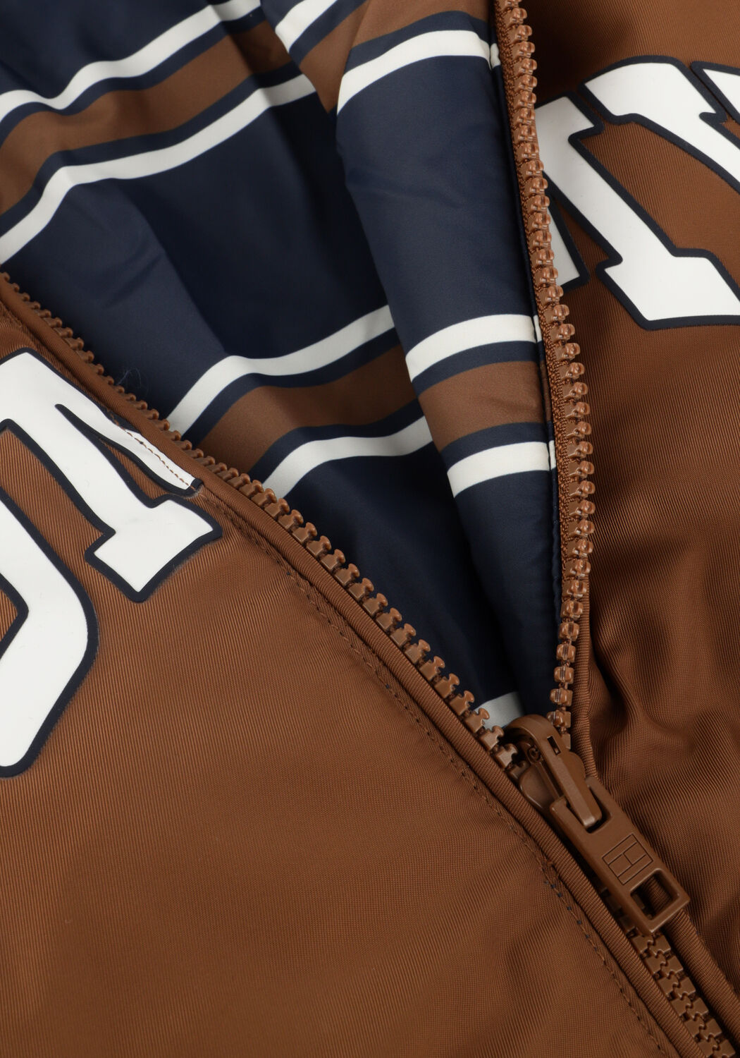 Bruine TOMMY HILFIGER Jack TOMMY REVERSIBLE BOMBER - large