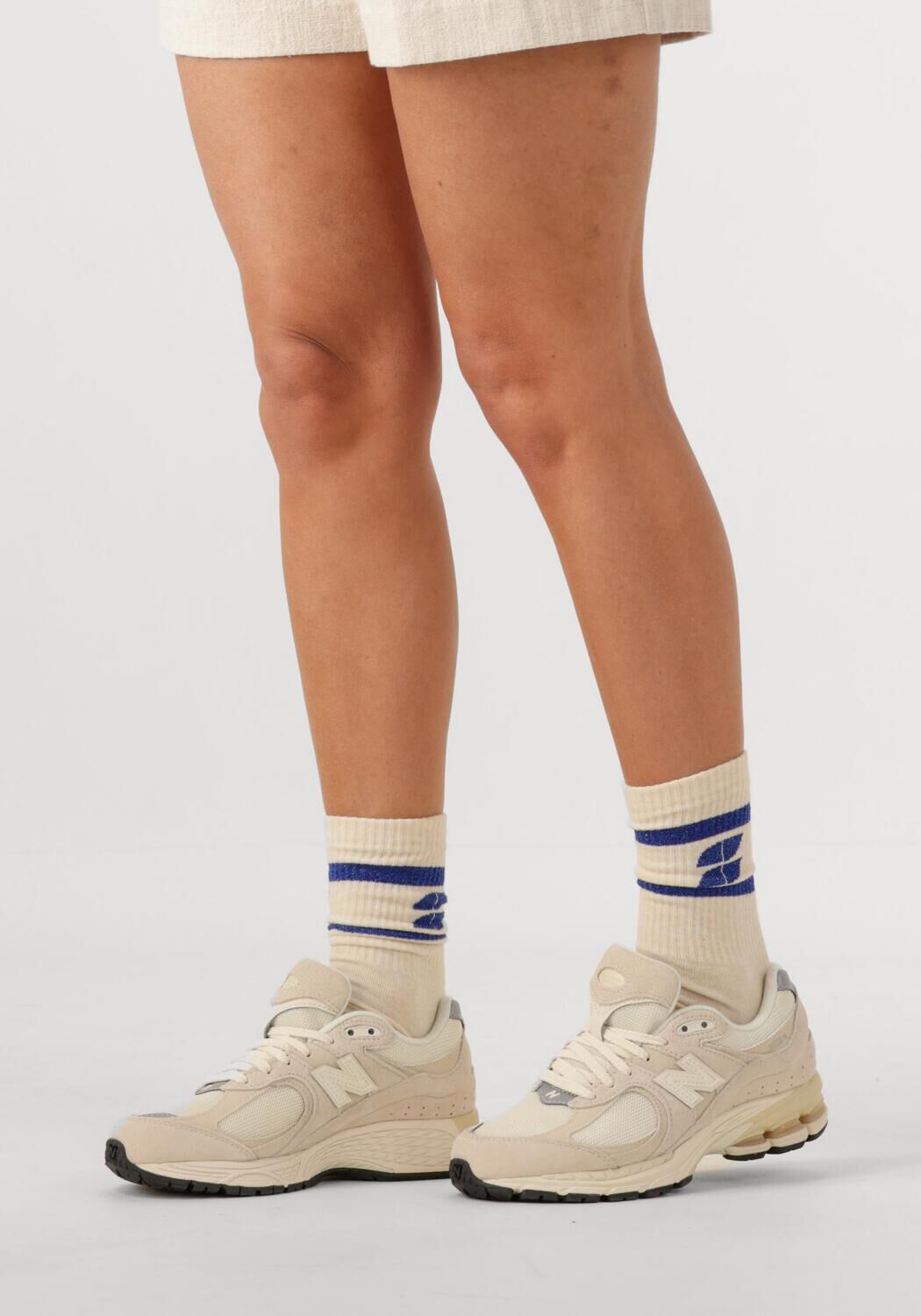 Beige NEW BALANCE Lage sneakers M2002 D - large