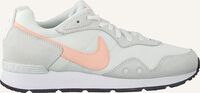 Witte NIKE Lage sneakers VENTURE RUNNER WMNS - medium
