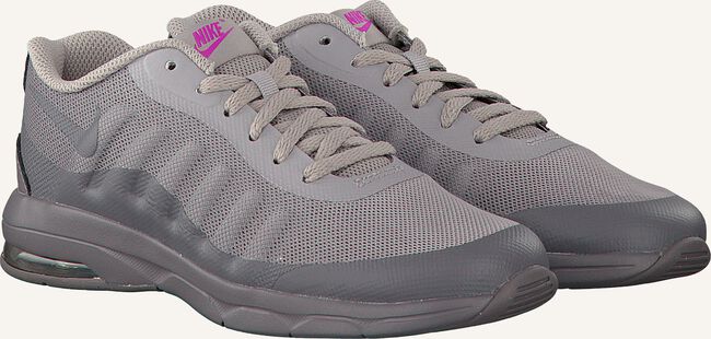 Grijze NIKE Lage sneakers AIR MAX INVIGOR PRINT(PS) Grijze NIKE Lage sneakers AIR MAX INVIGOR PRINT(PS) - large