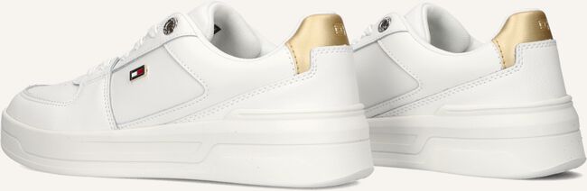 Witte TOMMY HILFIGER Lage sneakers ESSENTIAL BASKET SNEAKER Witte TOMMY HILFIGER Lage sneakers ESSENTIAL BASKET SNEAKER - large