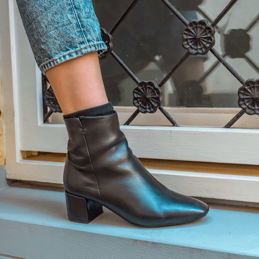 Zwarte NOTRE-V Enkellaarsjes 119 30020LX - large