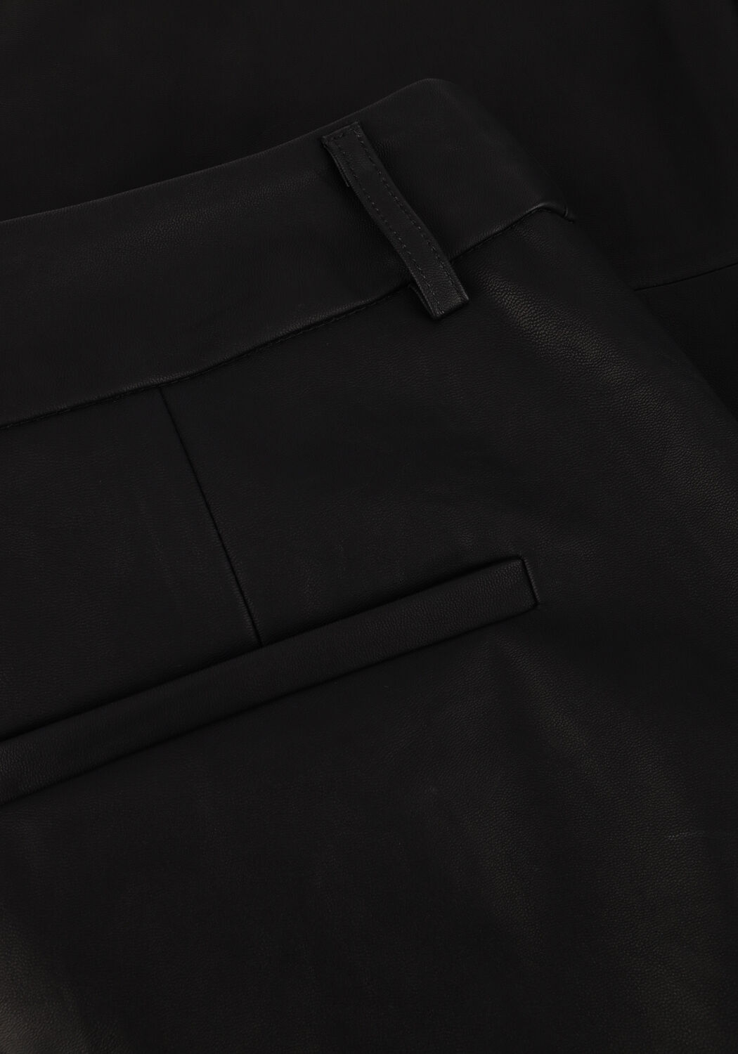 Zwarte MINUS Pantalon TASJA MID WAIST PU PANT - large