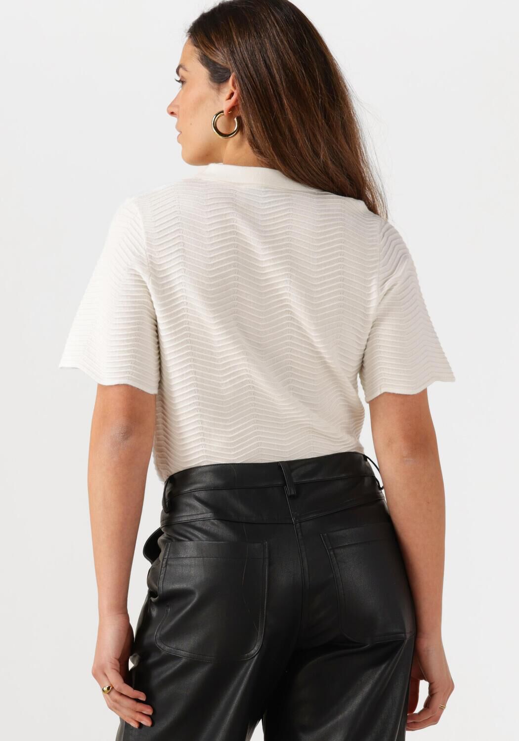 NEO NOIR Dames Tops & T-shirts Soko Wave Knit Tee Gebroken Wit