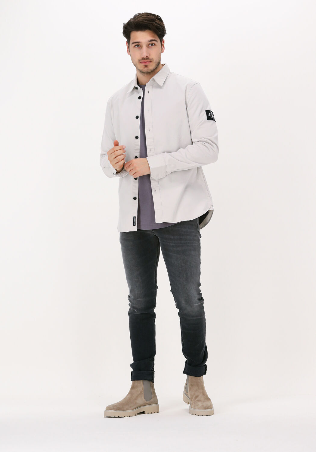 Witte CALVIN KLEIN T-shirt INSTITUTIONAL LOGO BOX TEE | Omoda