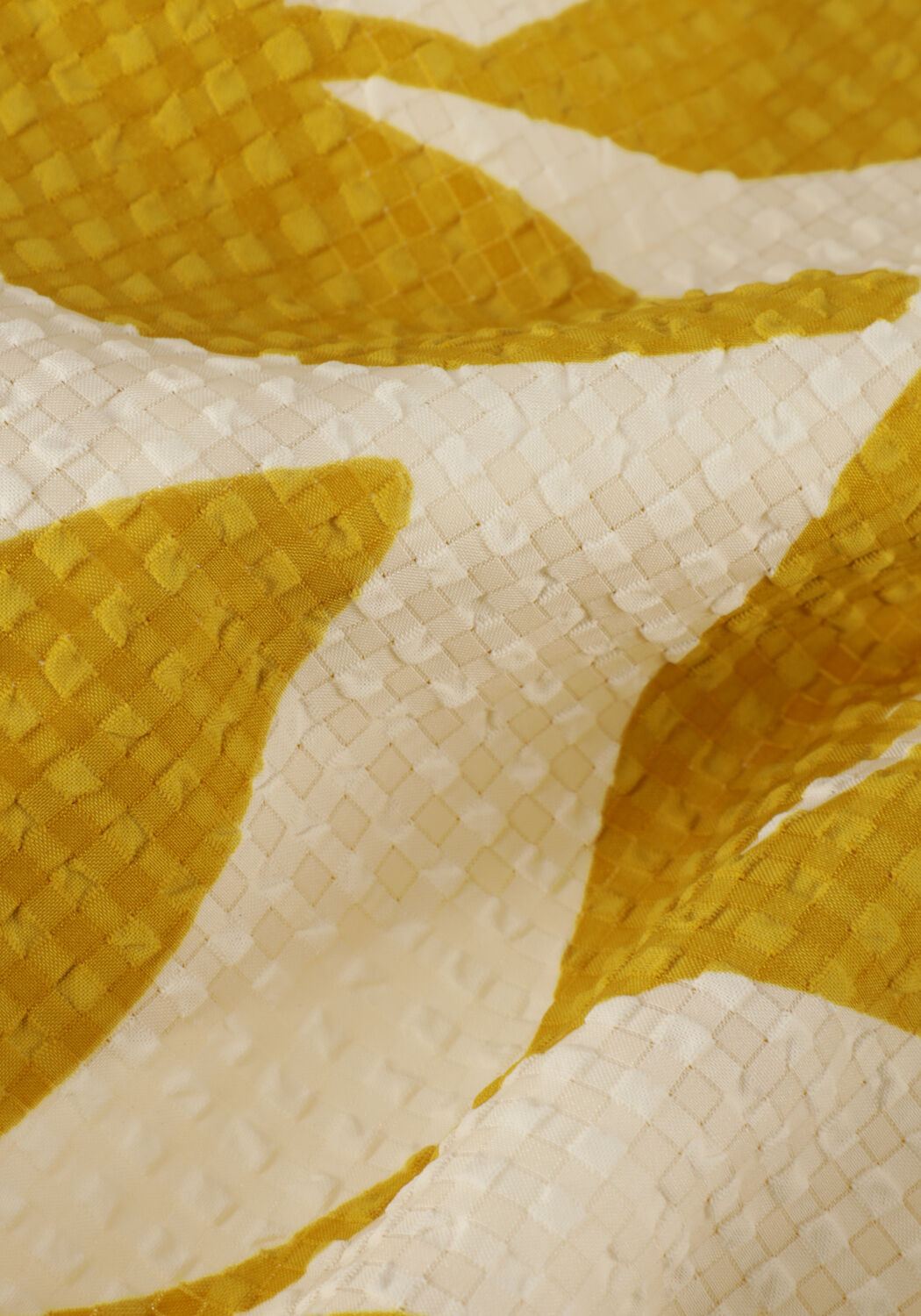 Gouden SECOND FEMALE Midi jurk UIVO ONE-SHOULDER DRESS - large